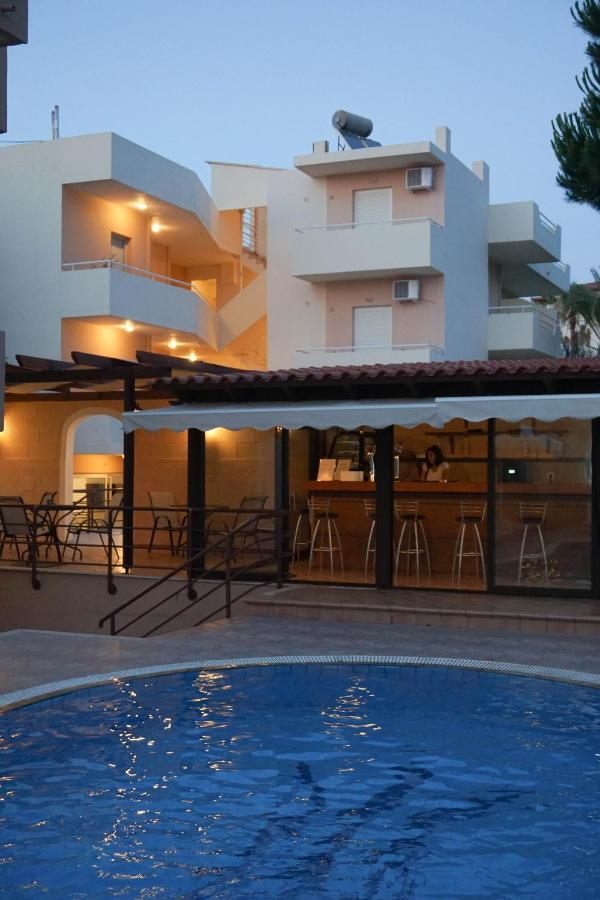 Dioni Hotel Adelianos Kampos Exterior foto