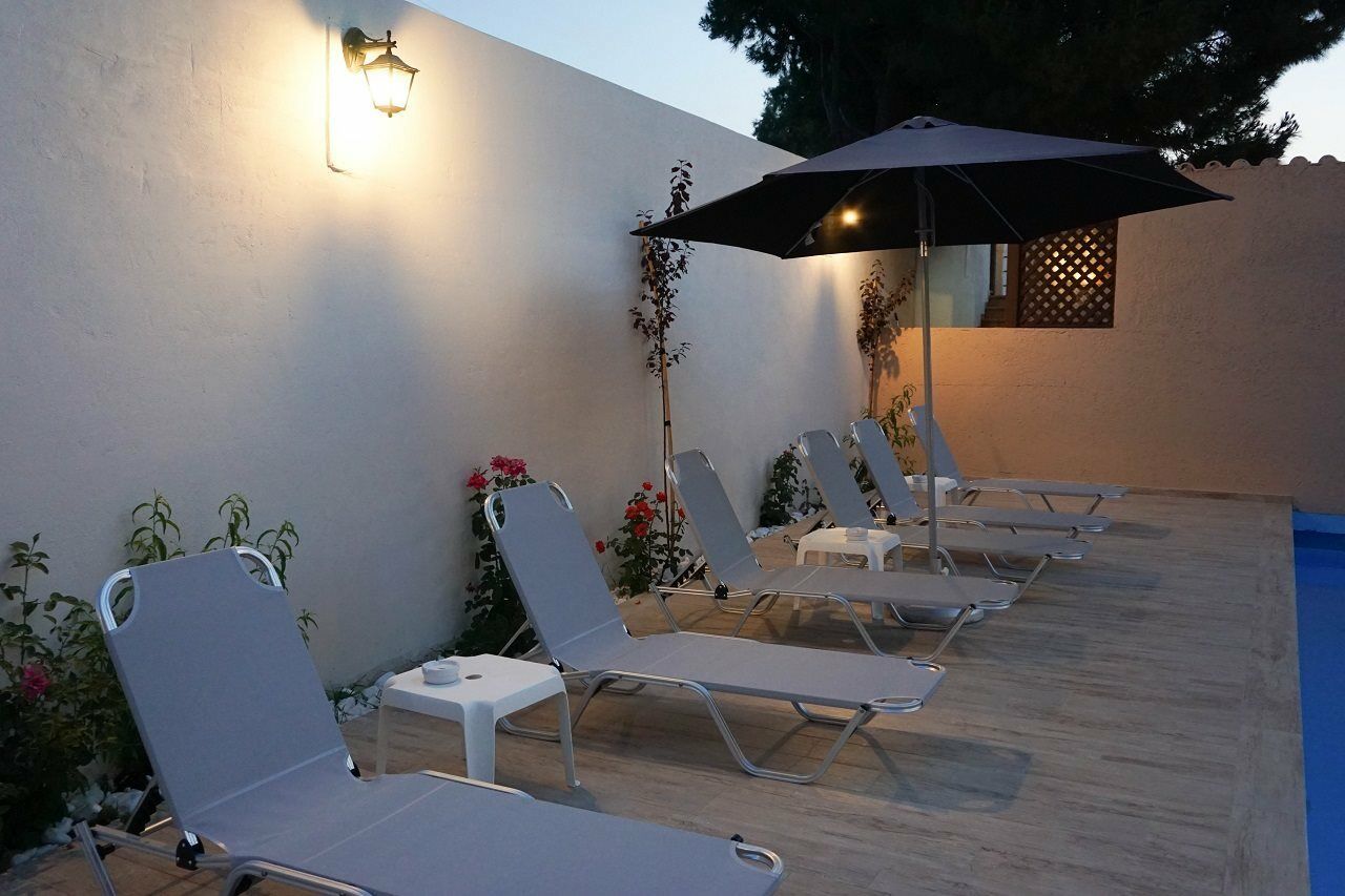 Dioni Hotel Adelianos Kampos Exterior foto